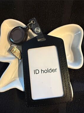Black ID Badge Holder with Retractable Reel and Clip